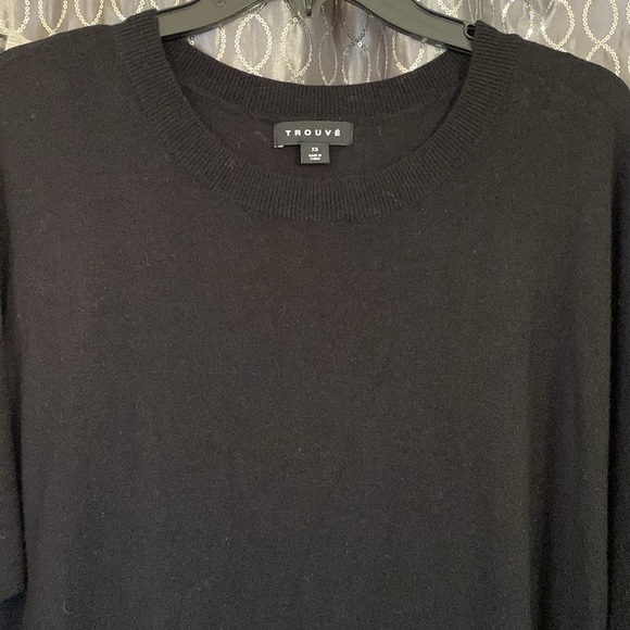 A Set of 2 Trouve Crewneck Long Sleeve Lightweight Sweaters in Black & Beige XS - Picture 6 of 12